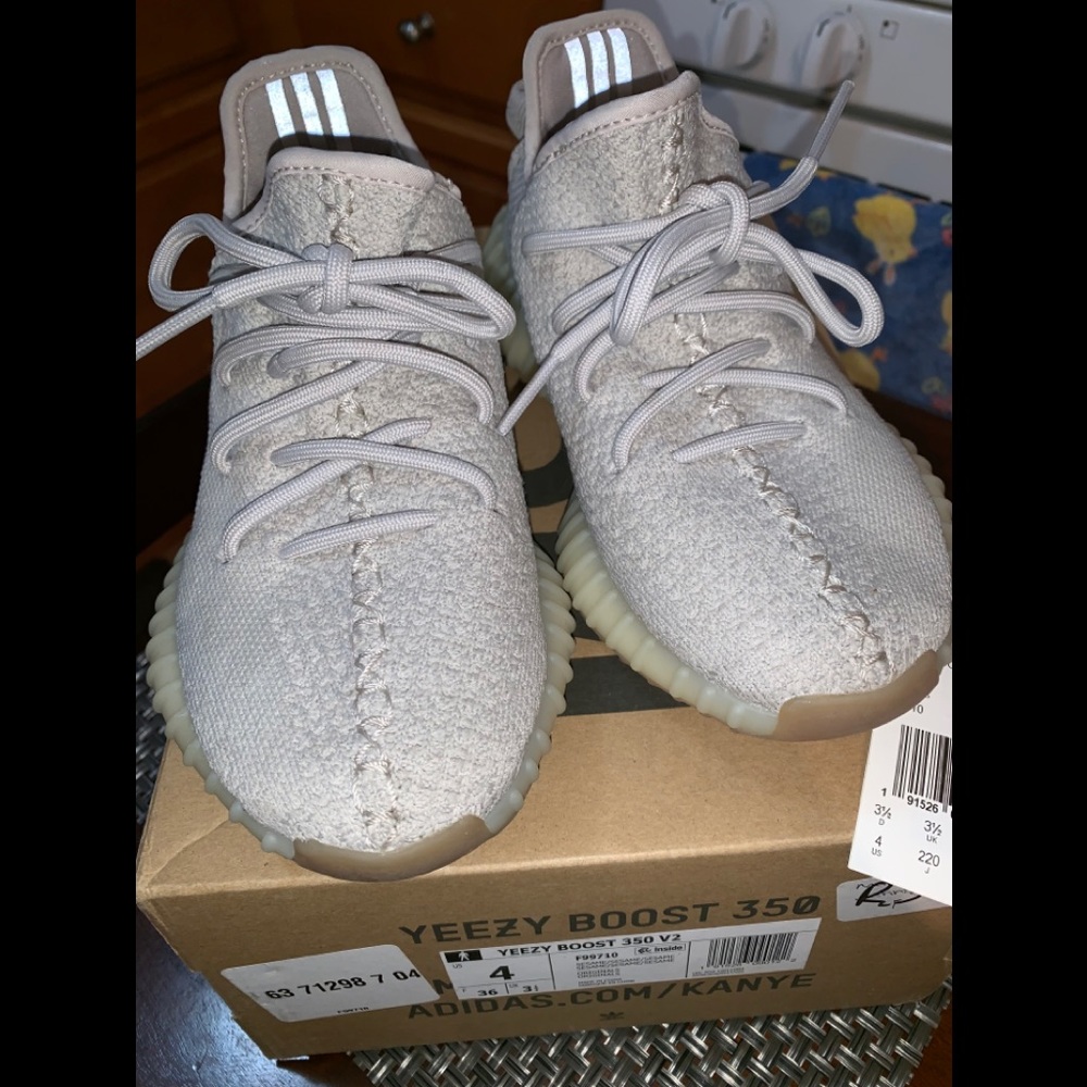Yeezy 350 Sesame size 4 100% Authentic